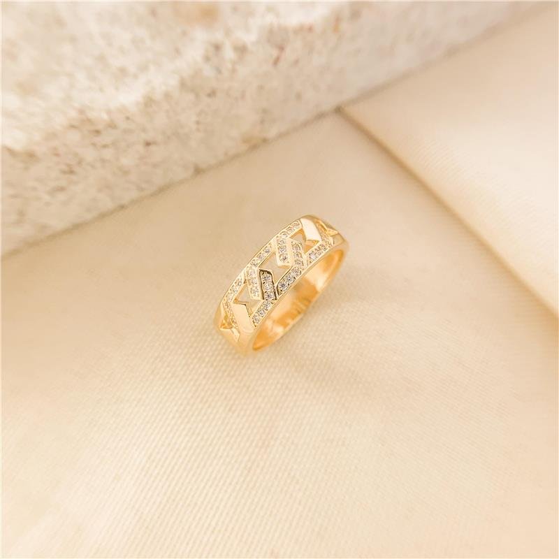 ANEL COM DETALHES TRIANGULAR CRAVEJADO - CRISTAL