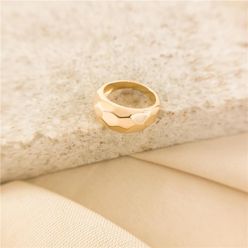 ANEL MARTELADO DOURADO