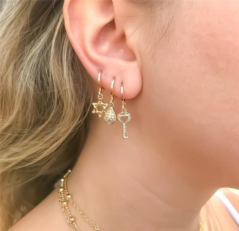 ARGOLA COM PINGENTE ESTRELA DE DAVI