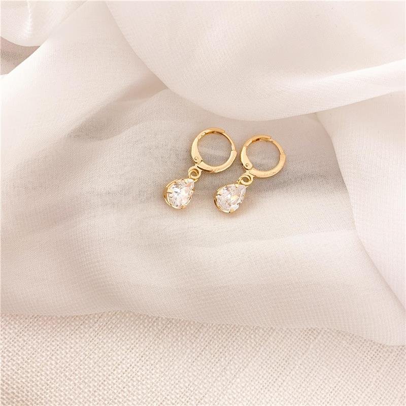 ARGOLA COM PINGENTE GOTA