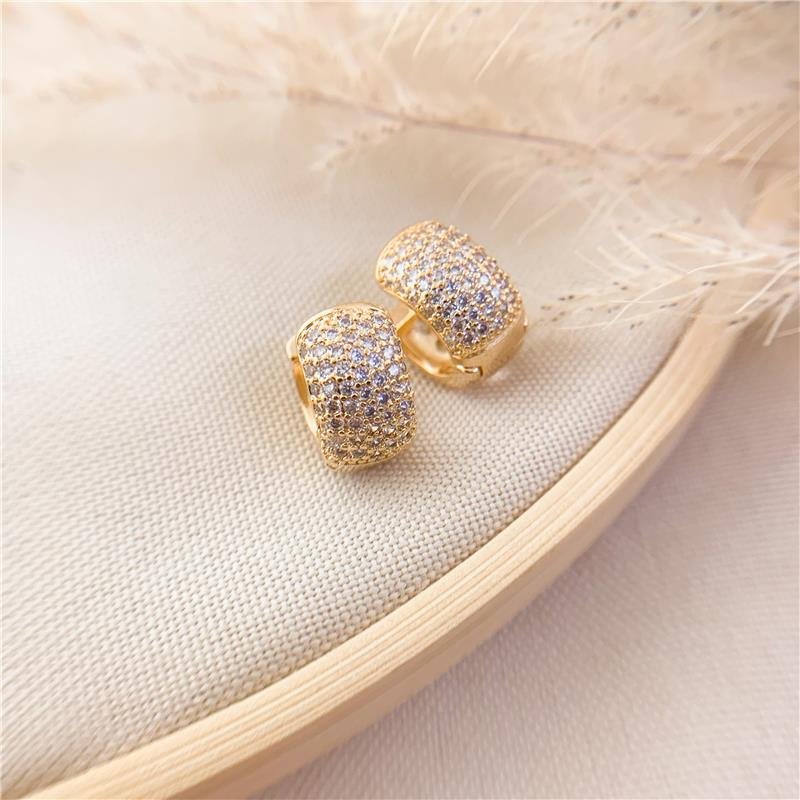 ARGOLA ENCAIXE OVAL CRAVEJADO - CRISTAL