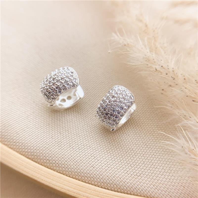 ARGOLA ENCAIXE OVAL CRAVEJADO - CRISTAL