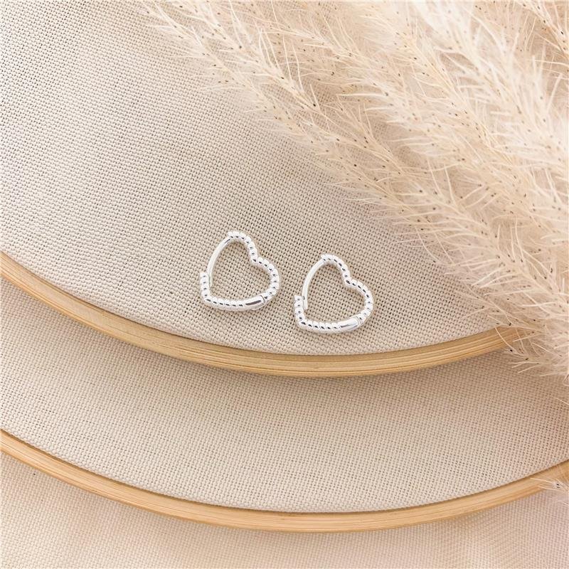 ARGOLA CORAÇÃO TRABALHADA/13MM