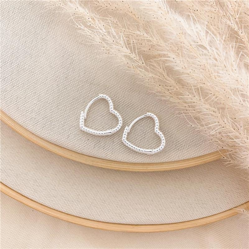 ARGOLA CORAÇÃO TRABALHADA/18MM