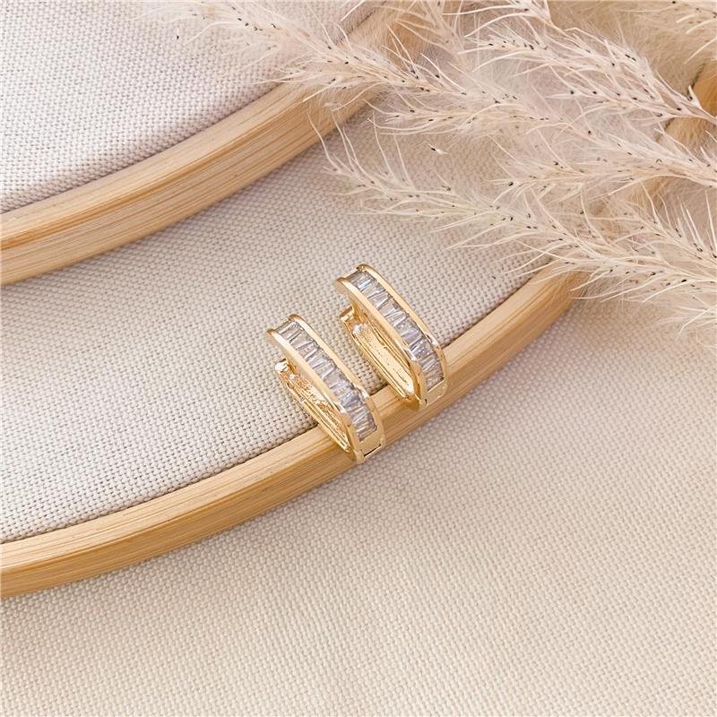 ARGOLA ENCAIXE RETANGULAR CRAVEJADA - CRISTAL