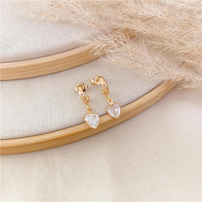 ARGOLA COM PINGENTE DE CORAÇÃO - CRISTAL