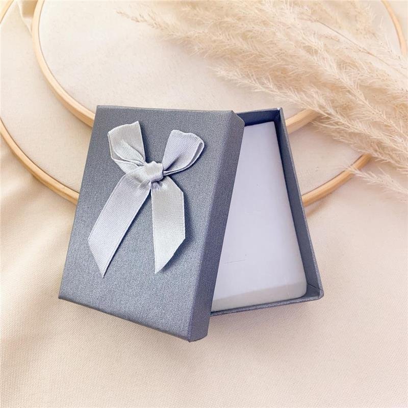 CAIXA PARA SEMIJOIAS COM LAÇO LISA - CINZA