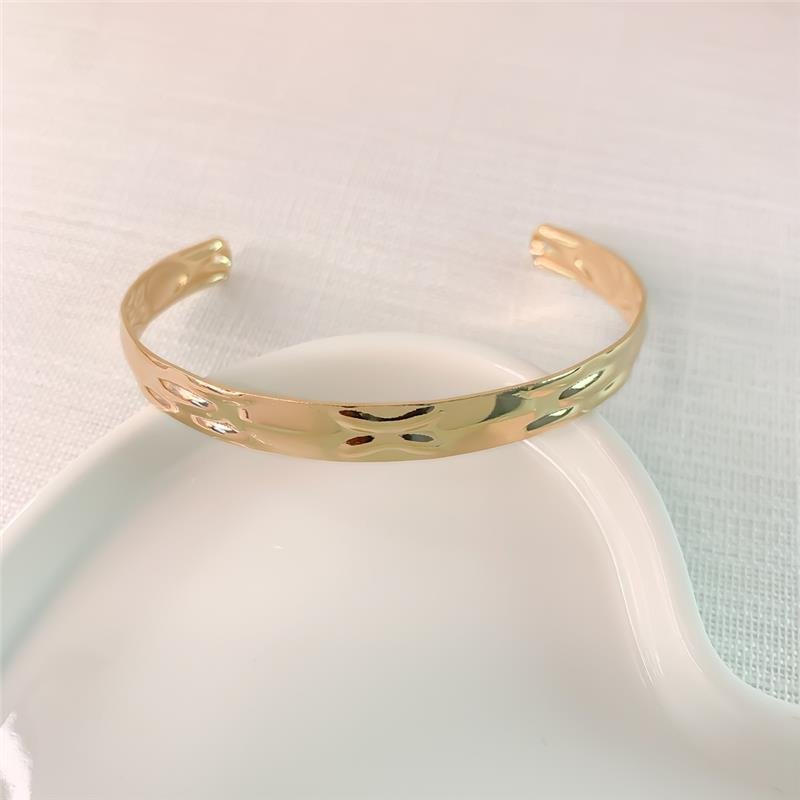 BRACELETE ARCO ABERTO TRABALHADO