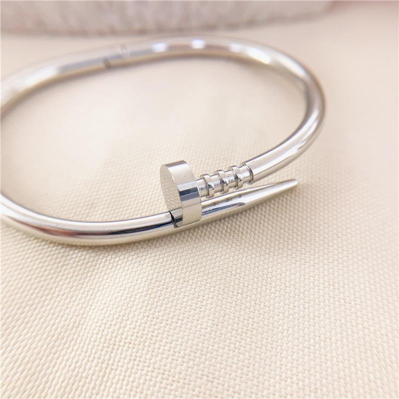 BRACELETE ESTILO PREGO/4MM-AÇO INOX