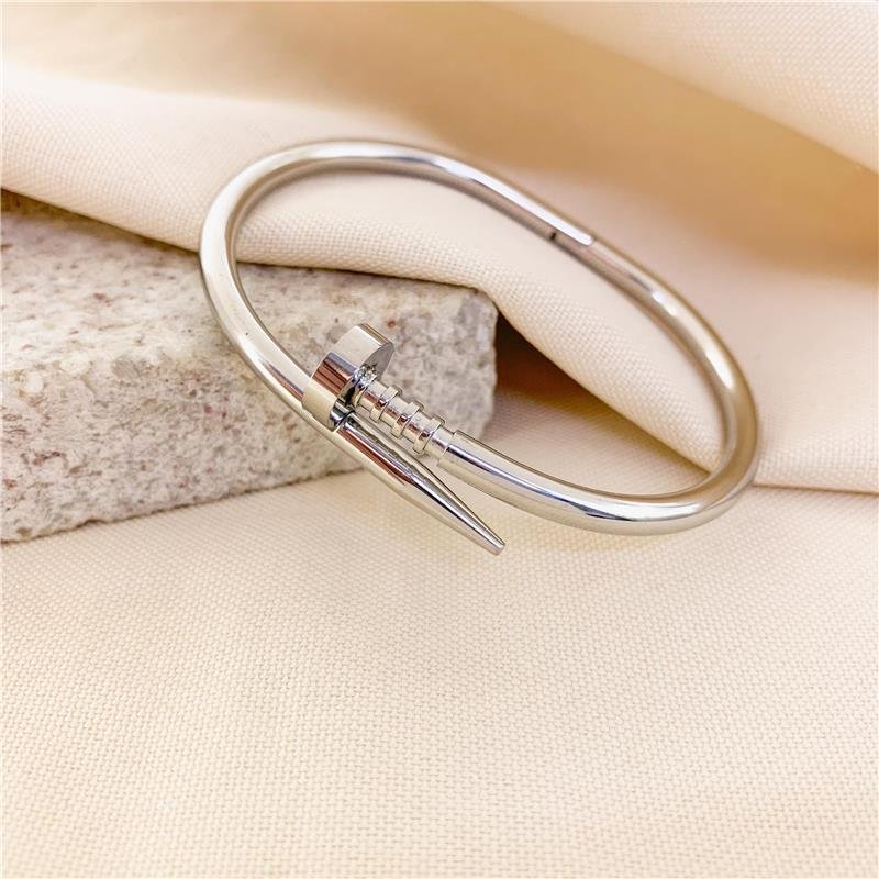 BRACELETE ESTILO PREGO/4MM-AÇO INOX