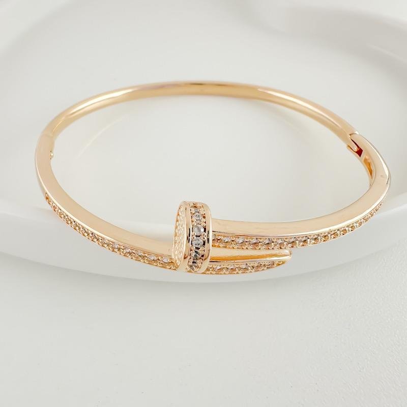 BRACELETE PREGO CRAVEJADO
