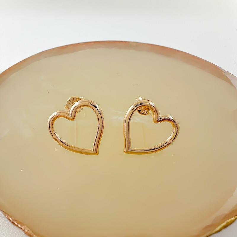 BRINCO FIXO CORAÇÃO VAZADO