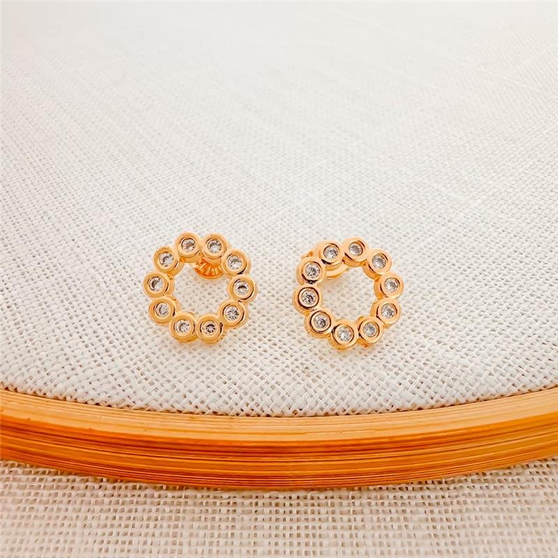 BRINCO FIXO REDONDO CRAVEJADO/12MM