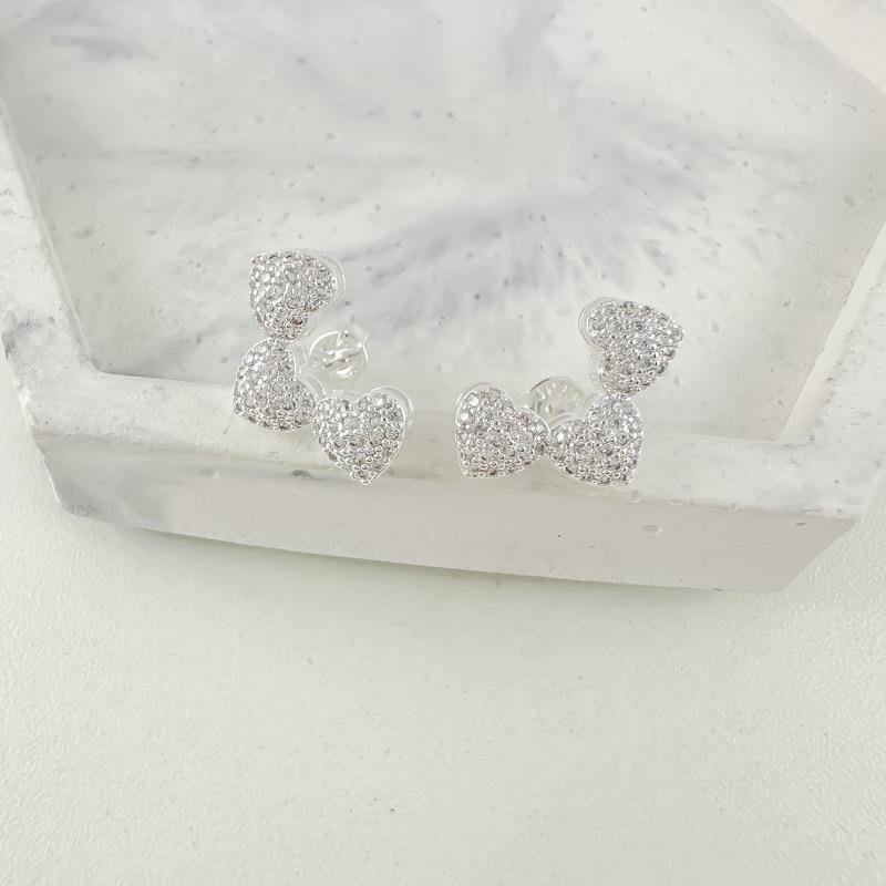 BRINCO EAR CUF TRIO DE CORAÇÃO