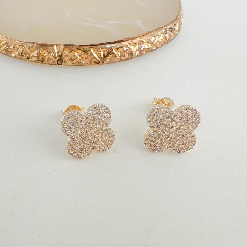 BRINCO FIXO TREVO CRVEJADO