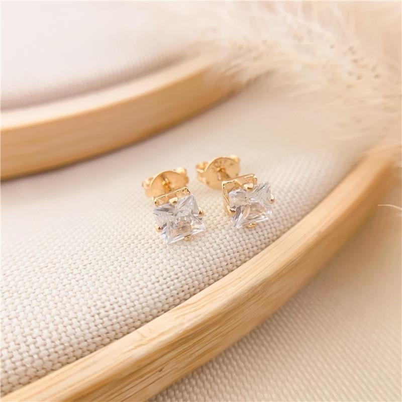 BRINCO FIXO QUADRADO/5MM - CRISTAL