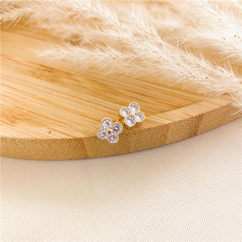 BRINCO FIXO TREVO CRAVEJADO