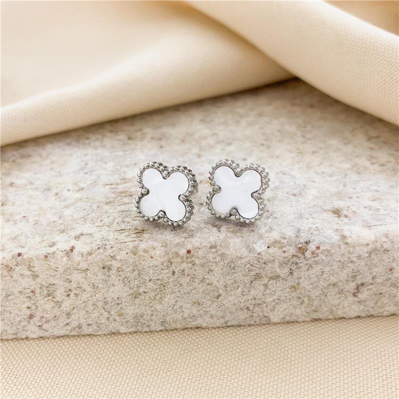 BRINCO FIXO TREVO MADRE-PÉROLA-AÇO INOX - BRANCO