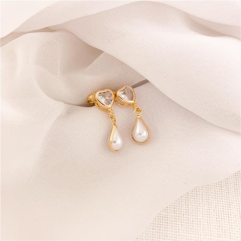 BRINCO PÊNDULO GOTA EM PÉROLA - CRISTAL