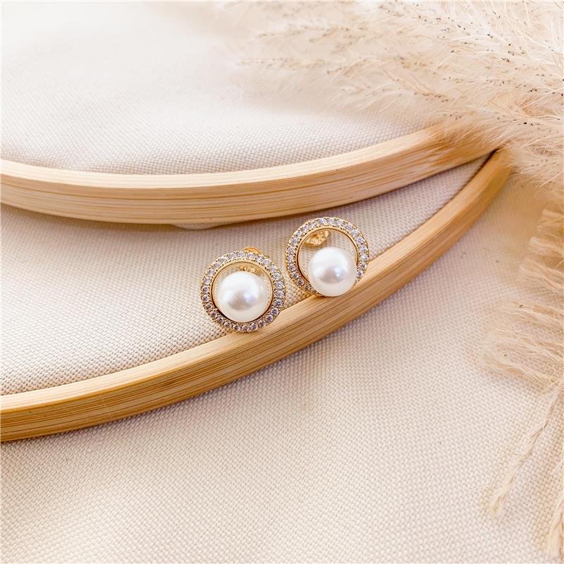 BRINCO FIXO REDONDO PÉROLA - CRISTAL