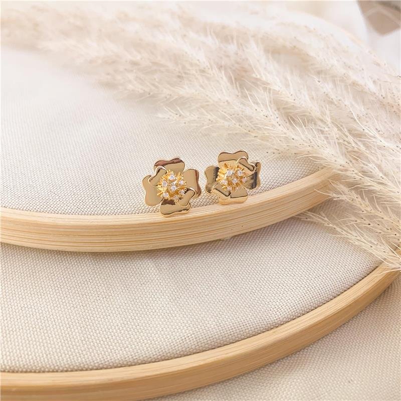 BRINCO FIXO FLOR - CRISTAL