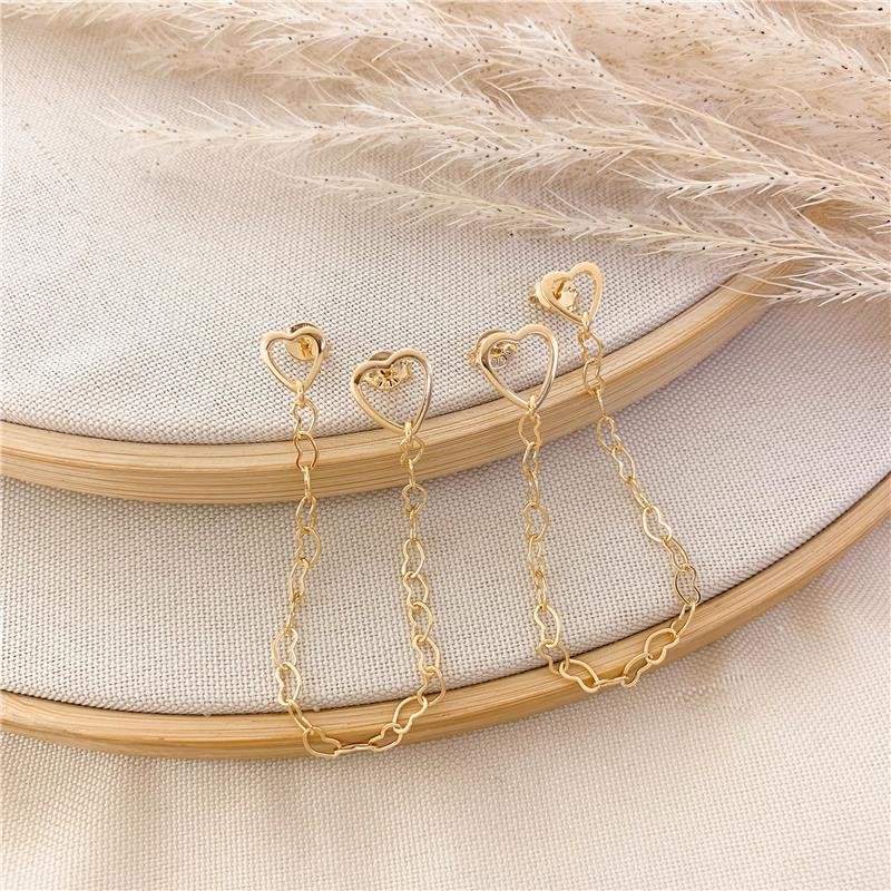 BRINCO EAR LINE ELOS CORAÇÃO