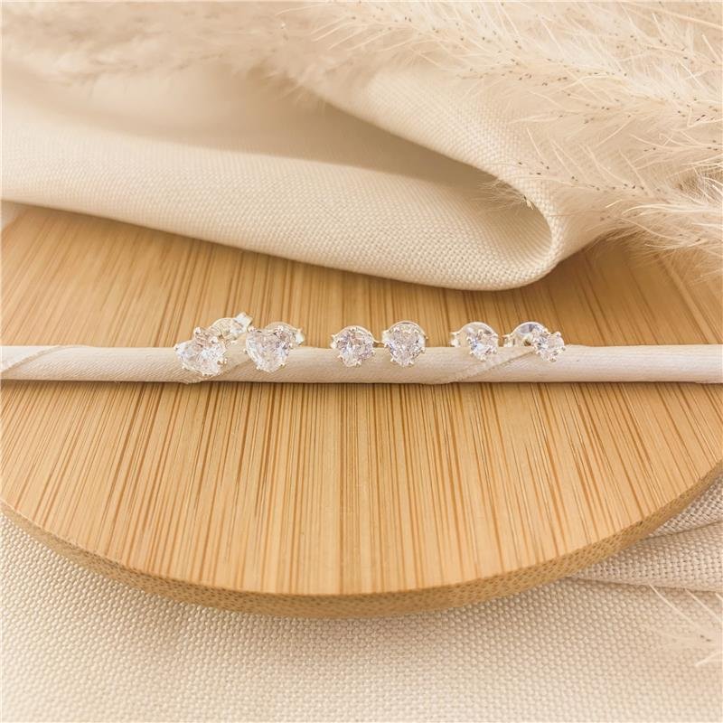 KIT DE BRINCOS CORAÇÃO BANHADO A PRATA