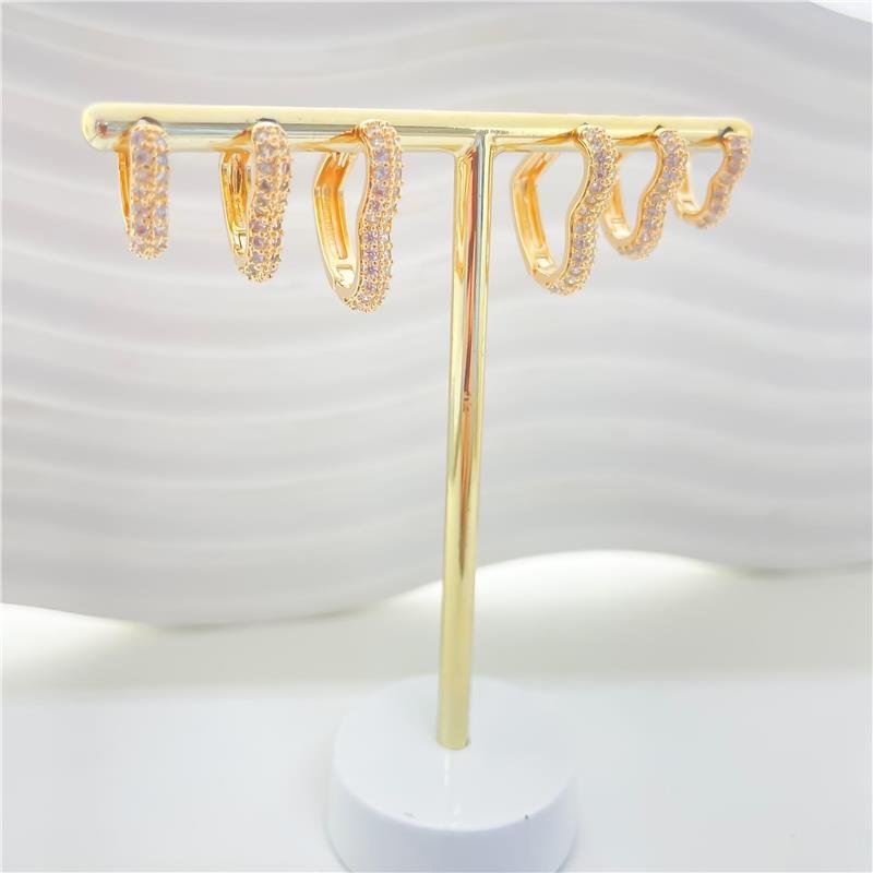 KIT DE ARGOLA CORAÇÃO CRAVEJADO