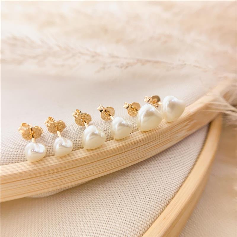 KIT DE BRINCOS CORAÇÃO PÉROLA