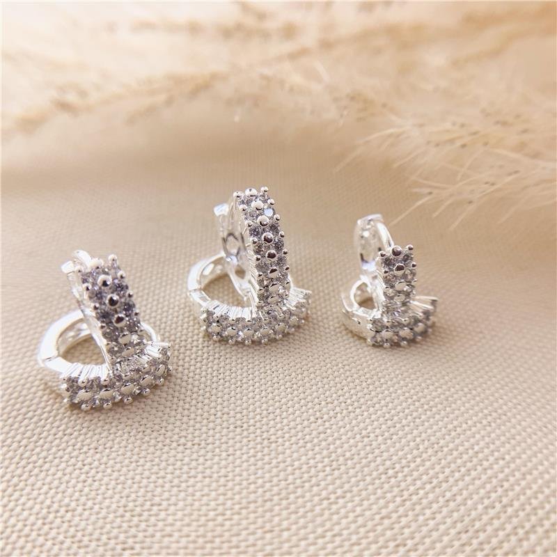 KIT DE ARGOLA REDONDA CRAVEJADA - CRISTAL