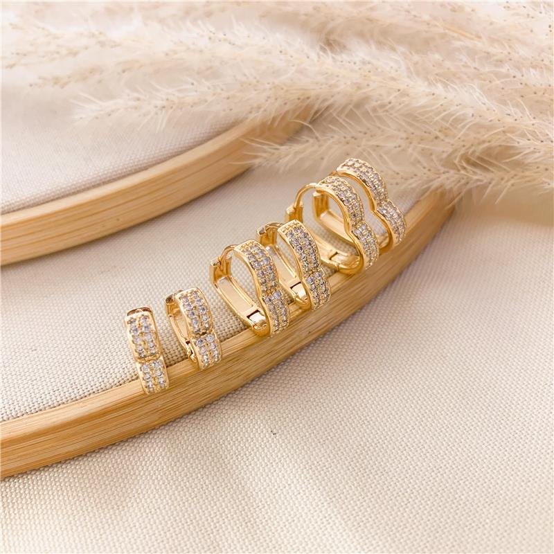 KIT DE ARGOLA CORAÇÃO CRAVEJADO - CRISTAL