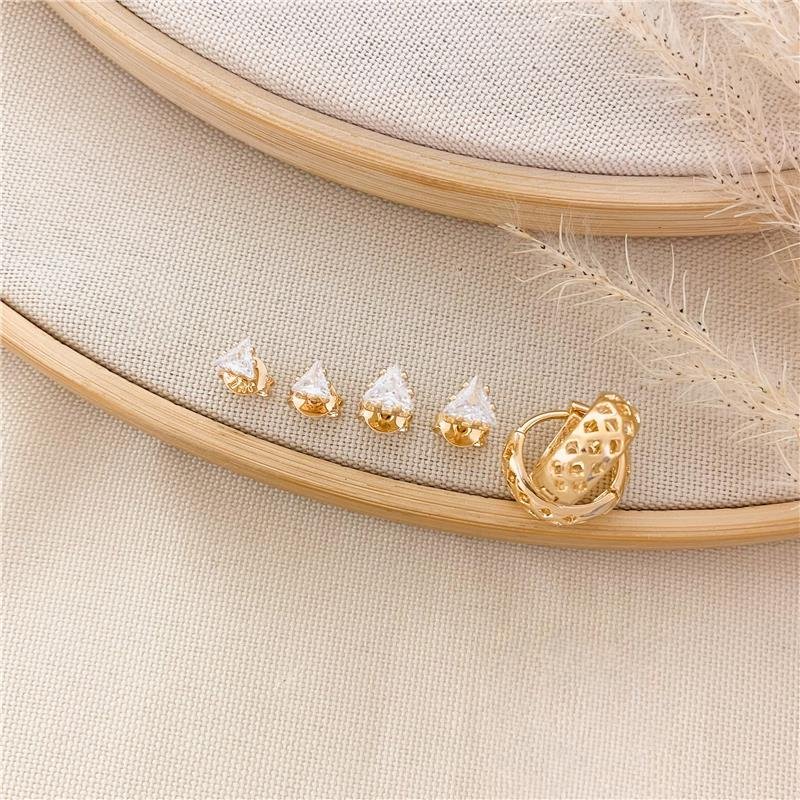 KIT DE ARGOLA E BRINCO TRIANGULAR - CRISTAL