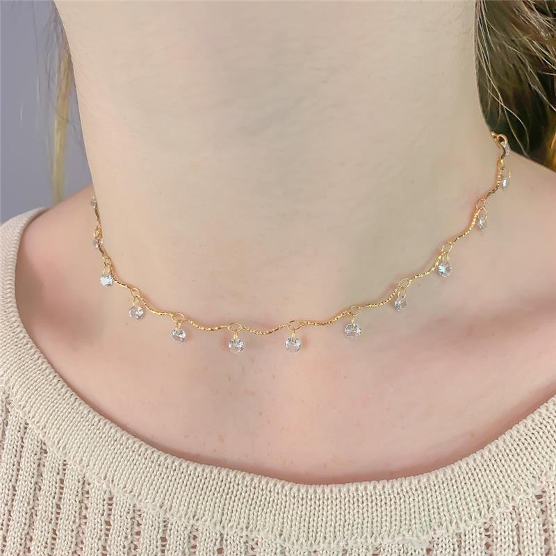 CHOKER DELICADO PEDRINHAS