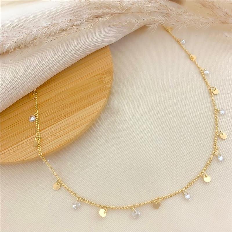 CHOKER MEDALHINHAS E PEDRINHAS