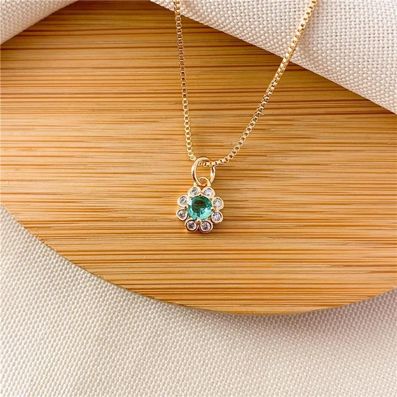 GARGANTILHA COM PINGENTE DE FLOR