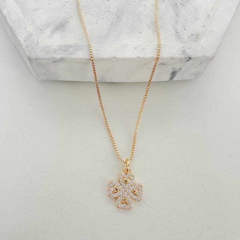 GARGANTILHA TREVO CRAVEJADO