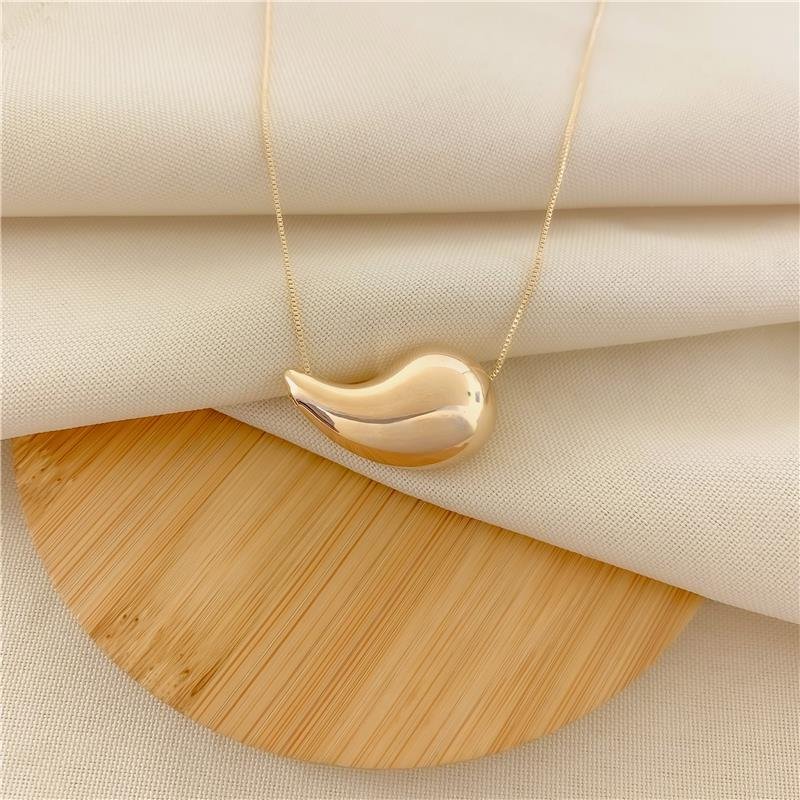 GARGANTILHA COM PINGENTE GOTA BOLD