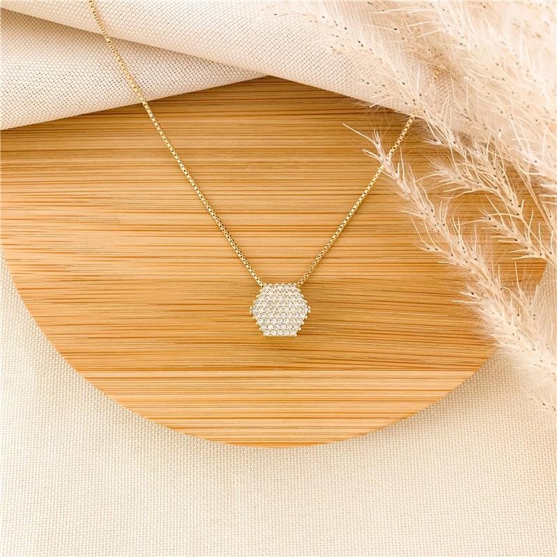 GARGANTILHA HEXAGONAL CRAVEJADO - CRISTAL