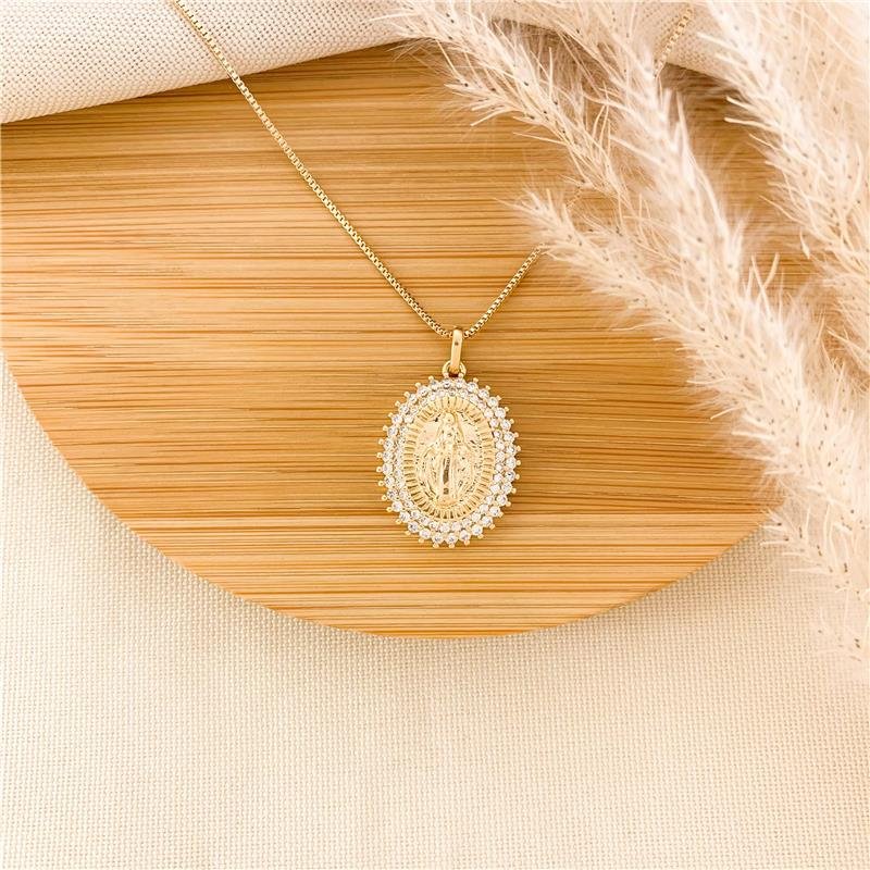 GARGANTILHA MANDALA OVAL NOSSA SENHORA - CRISTAL