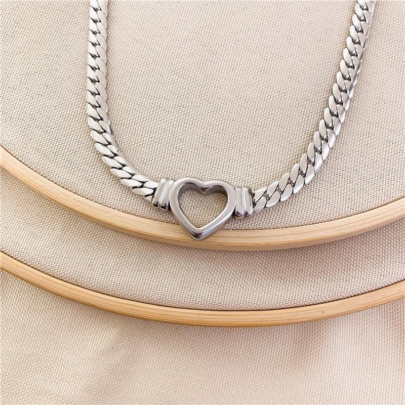 GARGANTILHA MALHA SNACK CORAÇÃO-AÇO INOX