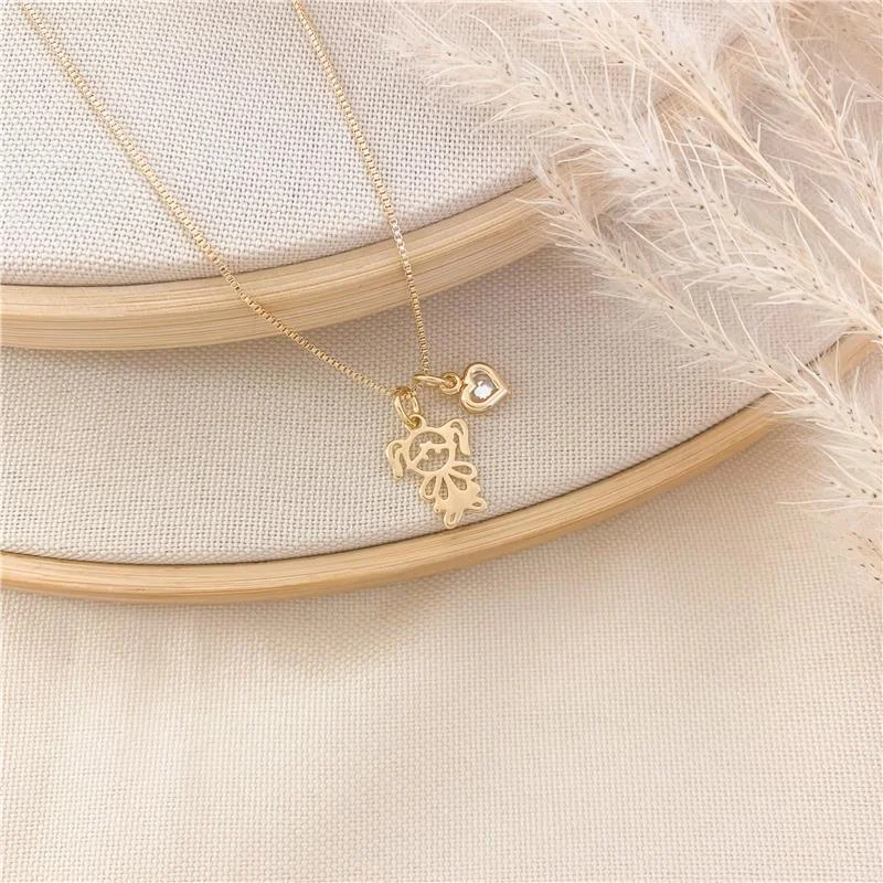 GARGANTILHA COM PINGENTE UMA MENINA - CRISTAL