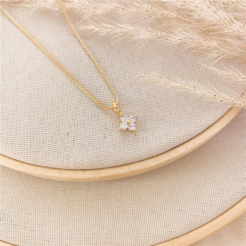 GARGANTILHA FLOR CRAVEJADO - CRISTAL