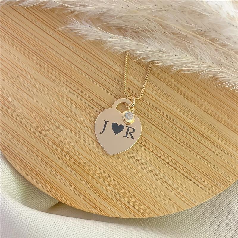 GARGANTILHA PERSONALIZADA CORAÇÃO INICIAIS CASAL