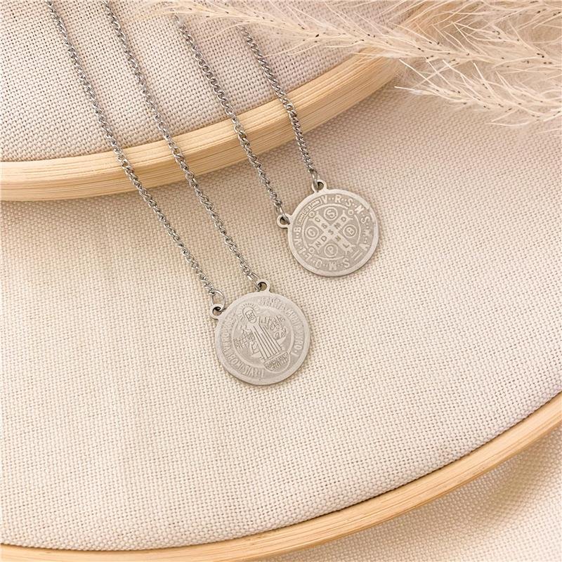 ESCAPULÁRIO LONGO MEDALHA REDONDA SÃO BENTO/60CM