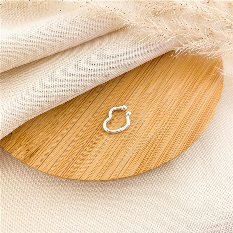 PIERCING DE ORELHA CORAÇÃO
