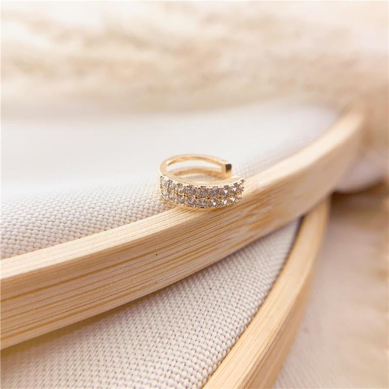 PIERCING FAKE DE ORELHA CRAVEJADO - CRISTAL