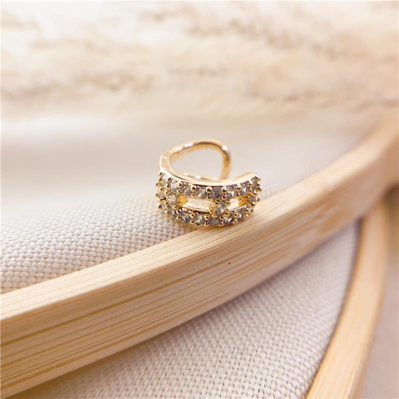 PIERCING FAKE DE ORELHA CRAVEJADO - CRISTAL