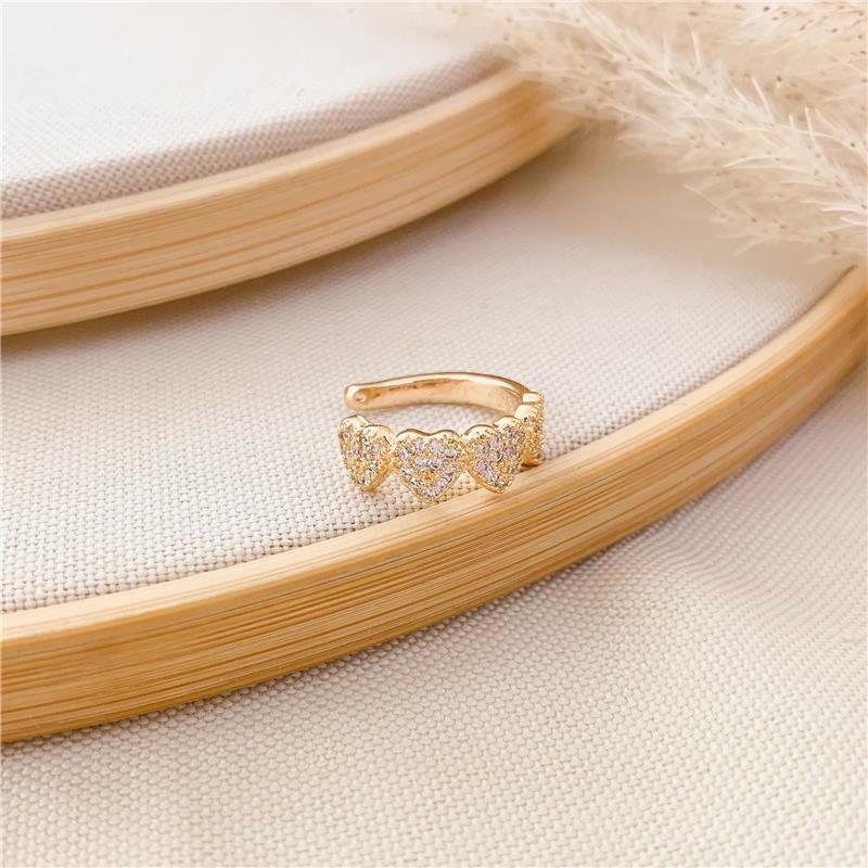 PIERCING FAKE DE ORELHA CORAÇÃO CRAVEJADO - CRISTAL