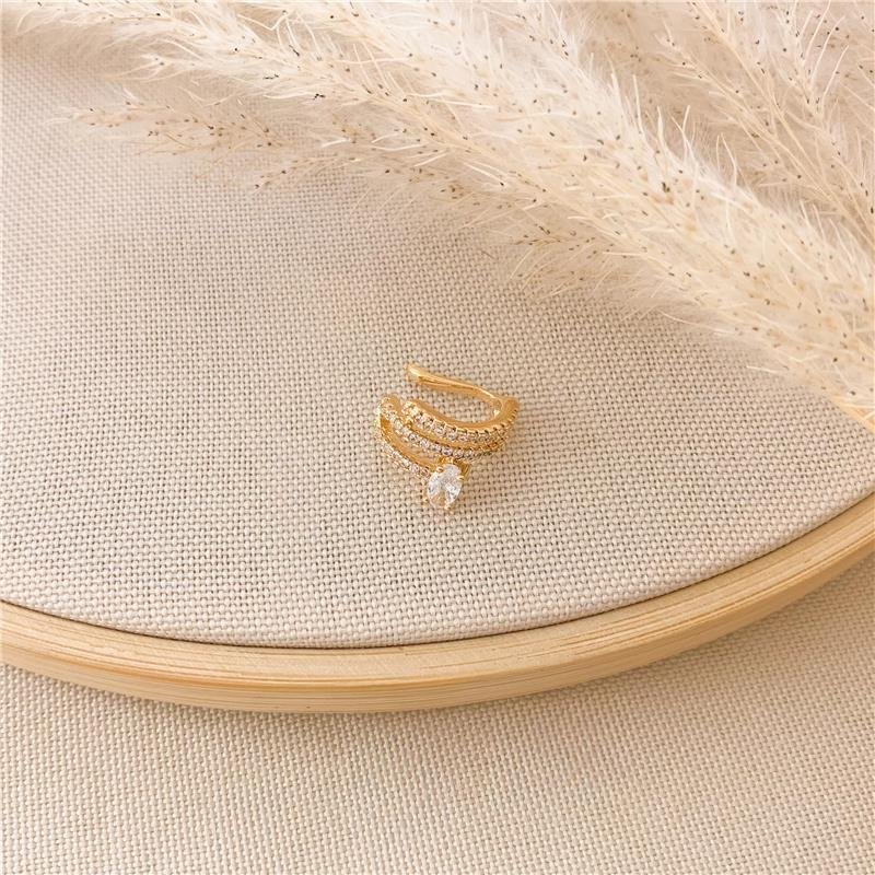 PIERCING FAKE DE ORELHA CRAVEJADO - CRISTAL