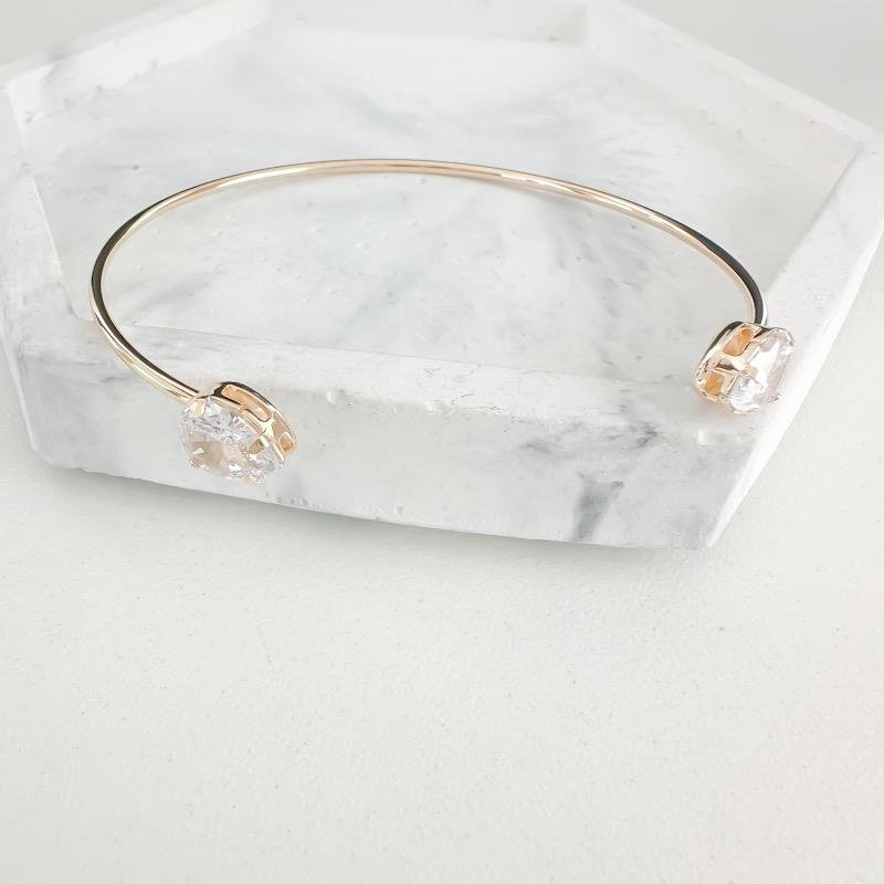 BRACELETE ABERTO COM DETALHE DE GOTA 